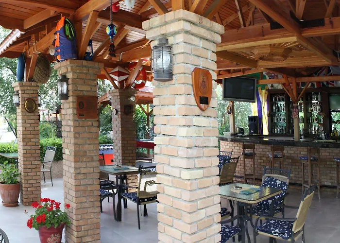 Navy Hotel İçmeler