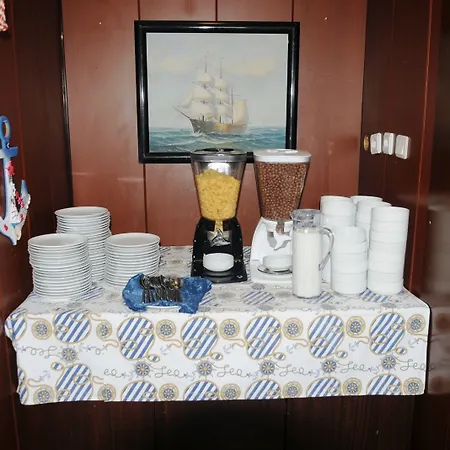 Отель Navy Ичмелер